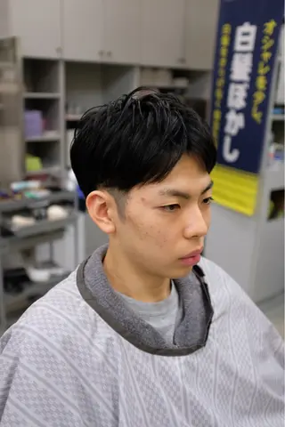 ショート パーマ メンズ 茂木 太郎のヘアスタイル