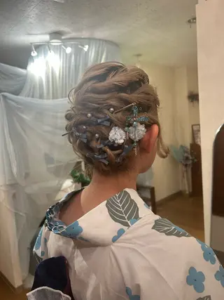 ミディアム Komaci所属・小顔矯正　まつ毛 Komaci篠田敦子のヘアスタイル