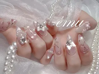 ネイル -ému- k.oのネイルデザイン