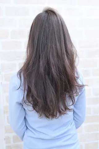 ロング 伊藤 裕貴のヘアスタイル