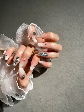 ネイル I-nailロング /ワンホン/キラキラのネイルデザイン