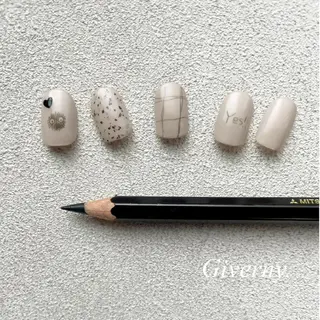 ネイル Giverny .のネイルデザイン