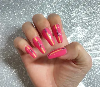 ネイル VIERU 🌈🎀💖のネイルデザイン