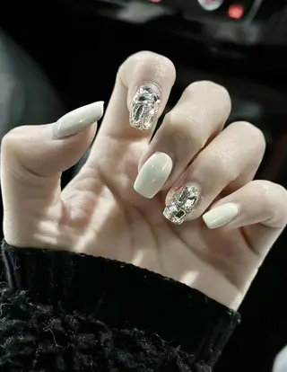 ネイル RAFFINE haru🦋🩵のネイルデザイン