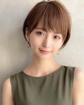 ショート カラー 💍新宿ショート 💍岩田莉奈のヘアスタイル