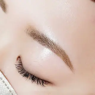 アイブロウ emu所属・持続力、デザイン特化 emu🍒ayumiのマツエク・マツパデザイン