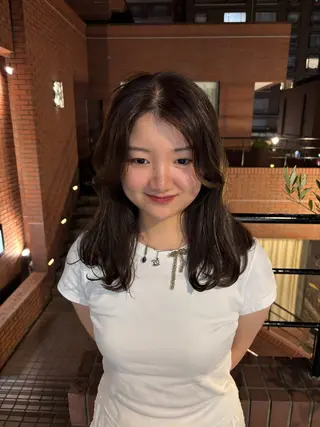 ミディアム ハイトーン/ ハイライト真柚🍨のヘアスタイル