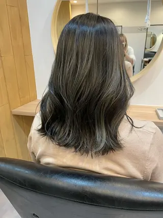 セミロング カラー akane .のヘアスタイル