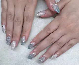 ネイル *RAIMU* HOLOGRAMのネイルデザイン