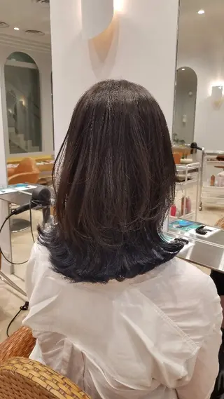 セミロング ヒジオカ リナのヘアスタイル