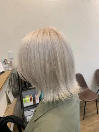 ミディアム カラー 🐝肥田 しょーと🐝のヘアスタイル