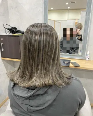 ミディアム ROI 【ロイ】のヘアスタイル