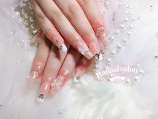 セミロング 長谷川 妃菜のネイルデザイン