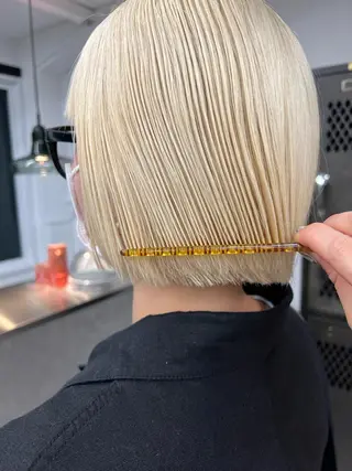 ミディアム INORI /フェイスレイヤーのヘアスタイル