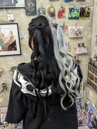 ヘアアレンジ カラー ロング 推しカラー🦉にじさ んじカラー🌈🕒✨のヘアスタイル