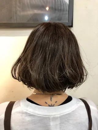 ショート カラー 成田 恭介のヘアスタイル