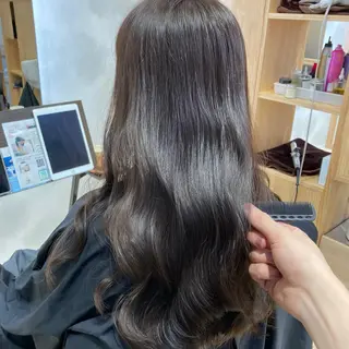 ロング 白髪ぼかし/似合わせ 黒須　雄哉のヘアスタイル