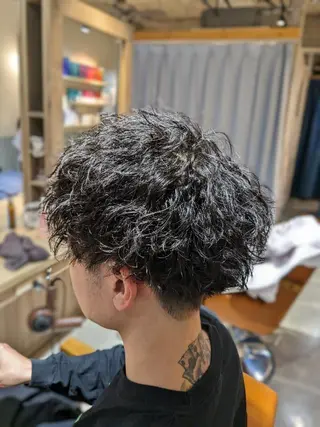 メンズ パーマ alushe 岡 陽子のヘアスタイル