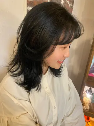 ミディアム sea's所属・ヒラカホ/矢場町/ ブリーチ/似合わせのヘアスタイル