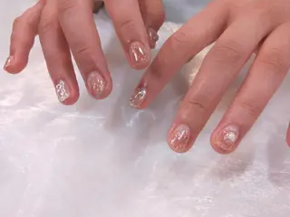 ネイル R'well所属・はばすみれ🎀ﾈｲﾙ 光ﾌｪｲｼｬﾙ ﾍｱのネイルデザイン