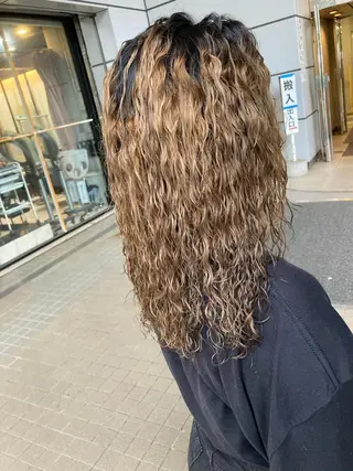 ミディアム パーマ SHAFT Ieiriのヘアスタイル