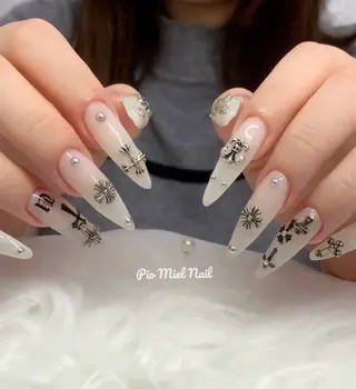 セミロング momo 長さだしのネイルデザイン