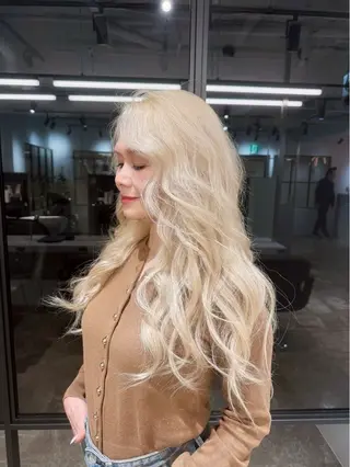 ロング karin💋海外 レイヤーカットのヘアスタイル