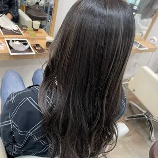 ロング カラー 大谷 杏菜のヘアスタイル