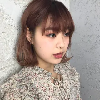 オリーブ/アッシュ やわらか透明感カラーのヘアスタイル