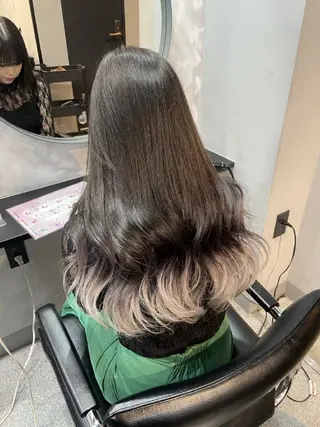 セミロング キリカ新宿所属・ブリーチ/ エクステ/レイヤーのヘアスタイル