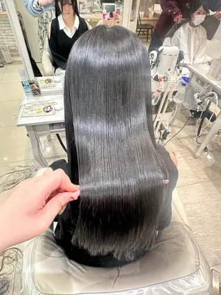 ロング 艶髪/酸性ストレート /髪質改善/内村麻衣のヘアスタイル