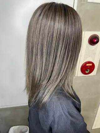 セミロング カラー La fith 店長 城谷颯人のヘアスタイル