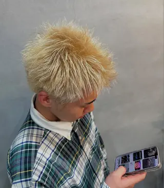 ショート カラー 濱﨑 璃乃のヘアスタイル