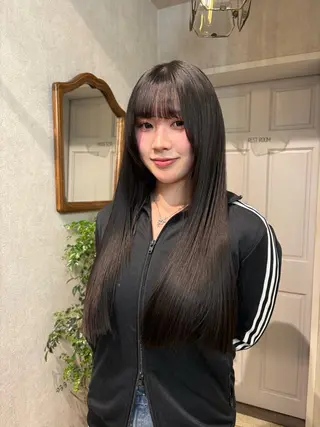 ロング 艶ハイトーン/ 輝保🤍✨のヘアスタイル