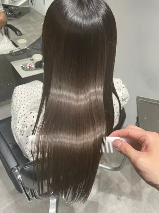 ロング カラー ナカムラ イヅミのヘアスタイル