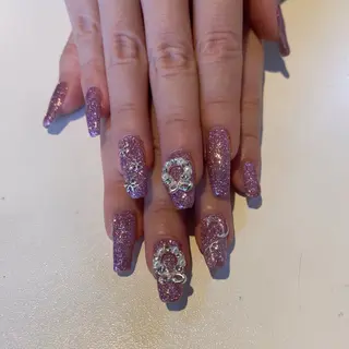 ネイル Feather ビューティーサロンのネイルデザイン