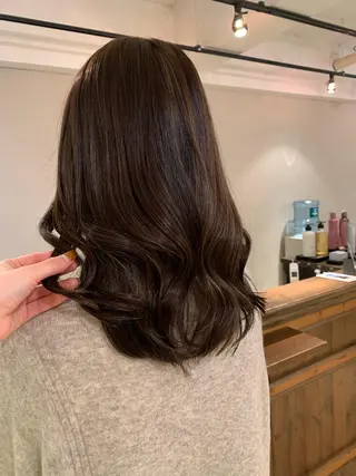 ミディアム 透明感/オリーブ/ グレージュ/YUKAのヘアスタイル