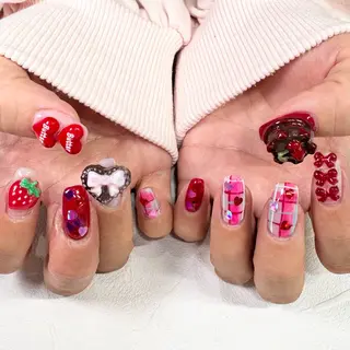 ネイル RIEKO🍒 ワンホン♡推しネイルのネイルデザイン