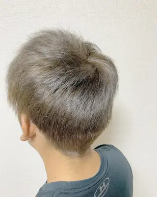 カラー 福森 みずきのヘアスタイル