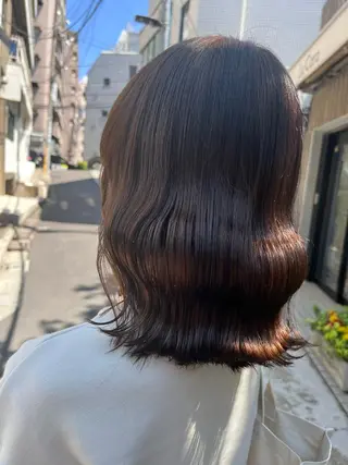 ミディアム カラー カジュアルを女っぽく 𝗮𝘆𝗮𝗰𝗼のヘアスタイル