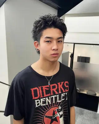 パーマ メンズ Qin shaire salon 原宿verno店所属・【センターパート】 ETO／江藤翼の眉毛・アイブロウイメージ