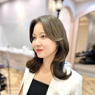 セミロング カラー ヘアアレンジ 🎀韓国レイヤー🎀 顔周り とばみかのヘアスタイル