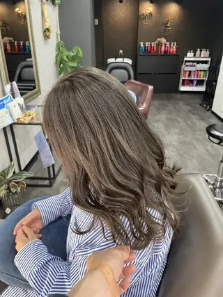 ミディアム カラー 井澗 修二のヘアスタイル