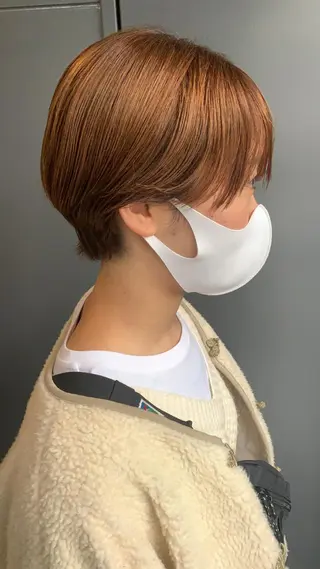 ショート カラー ヘアアレンジ サナ🌱 切りっぱなしボブのヘアスタイル