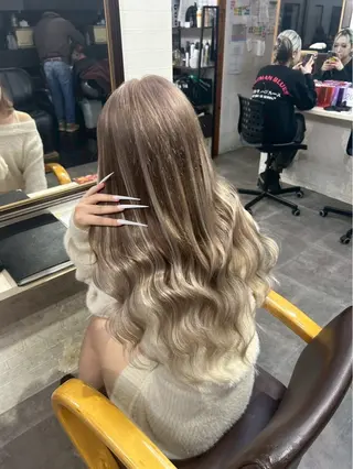 ロング U-topia 🌺井出萌菜🌺のヘアスタイル