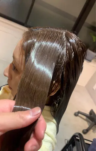 セミロング ✨髪質改善　美髪✨ 縮毛　井上 大誠のヘアスタイル