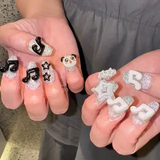 ネイル RIEKO🍒 ワンホン♡推しネイルのネイルデザイン