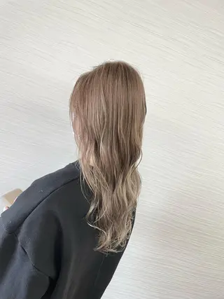 ロング カラー LaRmE Ayumi.のヘアスタイル