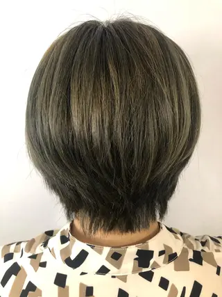 ショート カラー レイヤー×髪質改善 ×透明感/杉田 圭のヘアスタイル