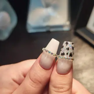 ネイル RUNWAY 　　の眉毛・アイブロウイメージ